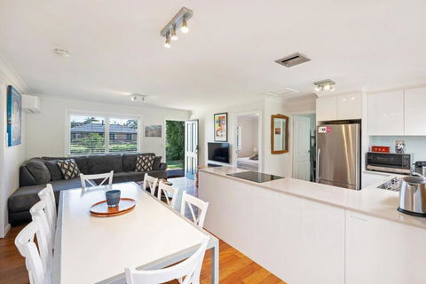Number Five Beach House - Accommodation Fremantle 2