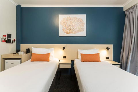 Nightcap At Edge Hill Tavern - Accommodation Fremantle 1