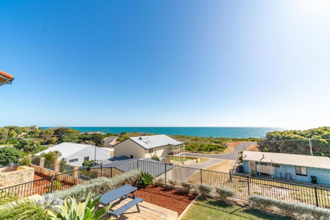 Ocean View Retreat - Best View In Town - Accommodation Fremantle 3