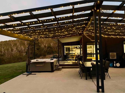 Ocean Views, Spacious & Private, Hot Hub - Accommodation Fremantle 1