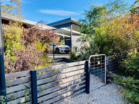 Ocean Views, Spacious & Private, Hot Hub - Accommodation Fremantle 3