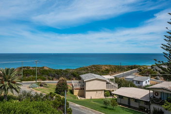 Ocean Vista Large Modern Home With Ocean Views with Accommodation Fremantle