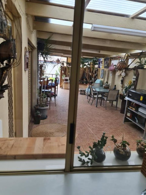 Open Plan Large Home - Accommodation Fremantle 2