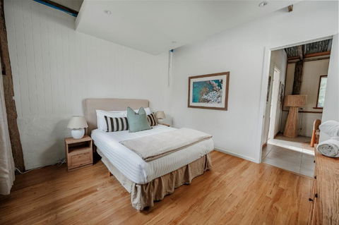 Orchard Cottage - Quiet Farm Escape - Accommodation Fremantle 1