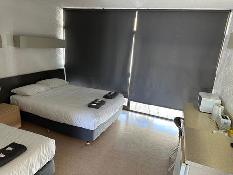 Overlander Hotel - Accommodation Fremantle 1