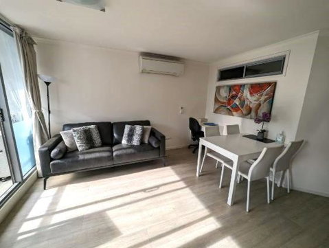 Onsite Parking, Self Check-in - Accommodation Fremantle 1