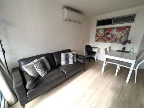 Onsite Parking, Self Check-in - Accommodation Fremantle 2