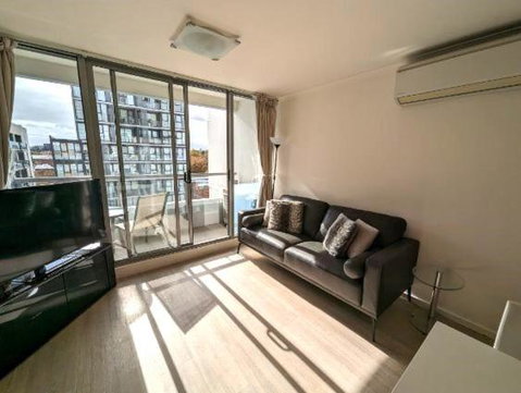 Onsite Parking, Self Check-in - Accommodation Fremantle 3