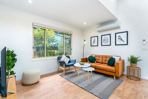 Peaceful 1BR Courtyard Unit In Quiet Dickson - Accommodation Fremantle 0