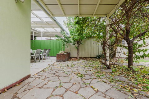 Palms By Yarraville With Large 2 Bed Home & Yard - Accommodation Fremantle 1