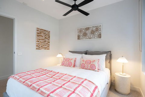 Panoramic View - Albert Park Lake & Shrine Views - Accommodation Fremantle 3