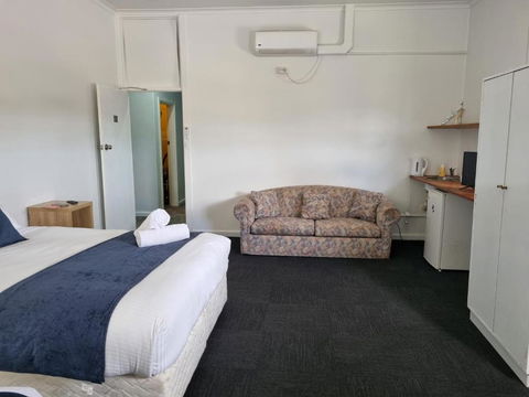 Parkes Hotel - Accommodation Fremantle 2
