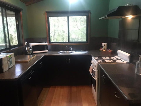 Parkwood Cottage - Accommodation Fremantle 0