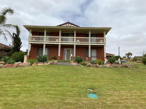 Pelican Retreat - Corporate / Tradie / Family - Accommodation Fremantle 1