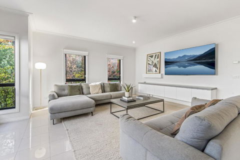 Perfectly Located 4-Bed House In Kensington - Accommodation Fremantle 0