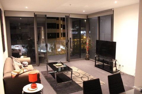Perfectly Located Modern Apartment - Canberra CBD - Accommodation Fremantle 1
