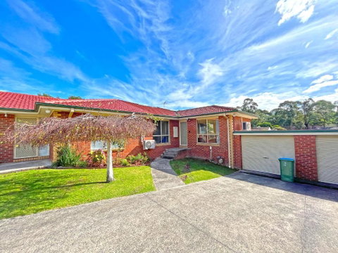 Pet-Friendly Retreat 2BR Ringwood Prime Location - Accommodation Fremantle 1
