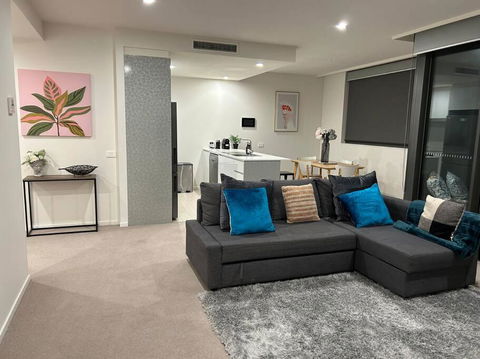 Plush Apartment On Mort - Accommodation Fremantle 0