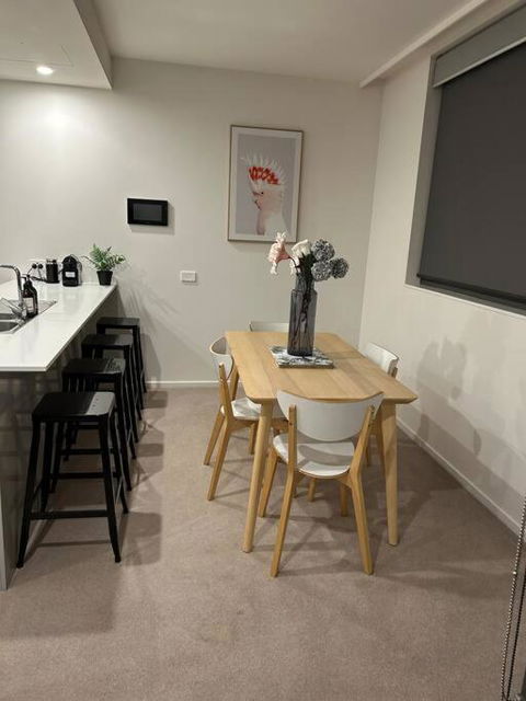 Plush Apartment On Mort - Accommodation Fremantle 2