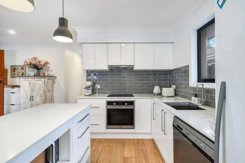Pool House Hideaway - Accommodation Fremantle 2