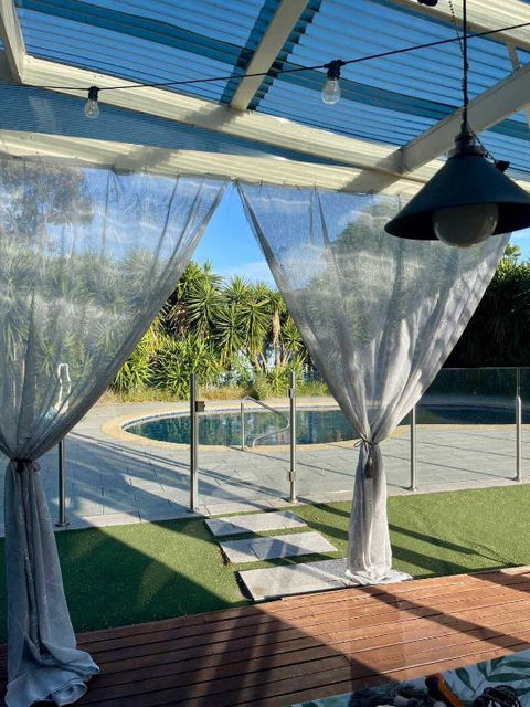 Prime Glen Huntly Beauty - 4BR Family Home W Pool - Accommodation Fremantle 1