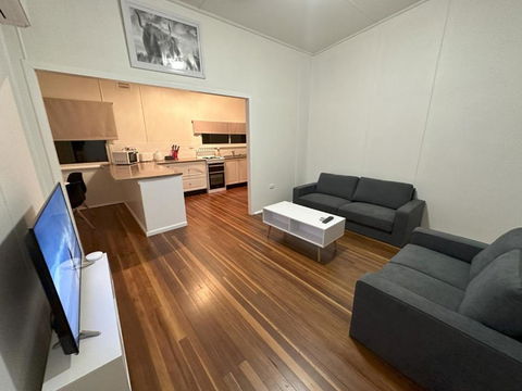 Private 1 Bedroom Apartment With Fenced Yard - Accommodation Fremantle 0