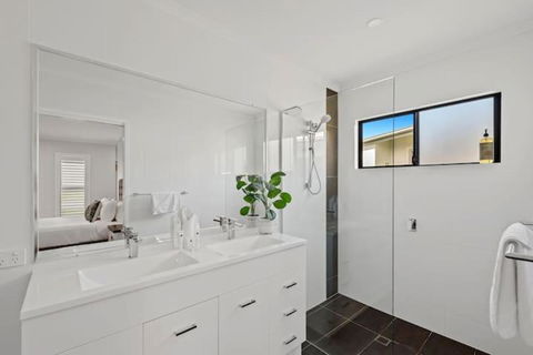 Private Mudjimba Beach Abode - Accommodation Fremantle 2
