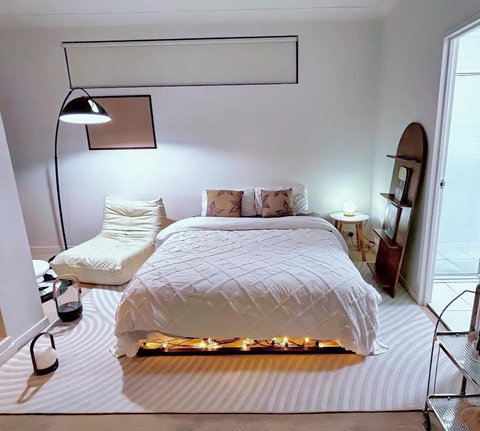 Private Room With Balcony - Accommodation Fremantle 1