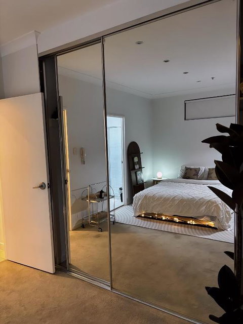 Private Room With Balcony - Accommodation Fremantle 2