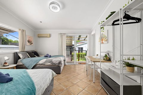 Quadruple Ensuite Room - Nearby Stations & Shops - Accommodation Fremantle 1