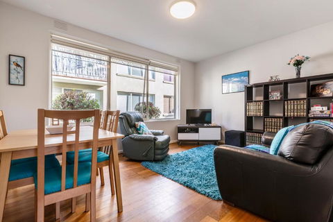 Quaint & Homey Ripponlea Flat - Accommodation Fremantle 0
