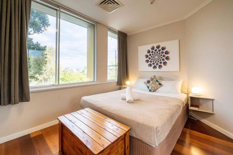 Quaint Auchenflower 1B1B Apt W Parking Close To UQ - Accommodation Fremantle 0
