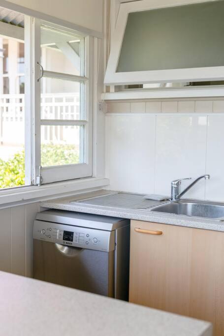 Quaint & Cosy 1 Bedroom Apartment In Queenslander. - Accommodation Fremantle 2