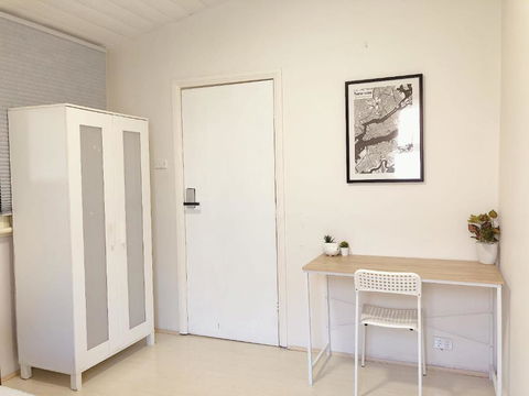 Quaint Double Or Queen Room - Mins To Stations&UNSW - Shared Bathroom - Accommodation Fremantle 2