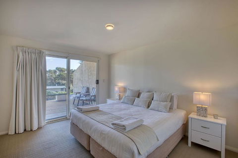 Quarterdeck Apartment - Accommodation Fremantle 2