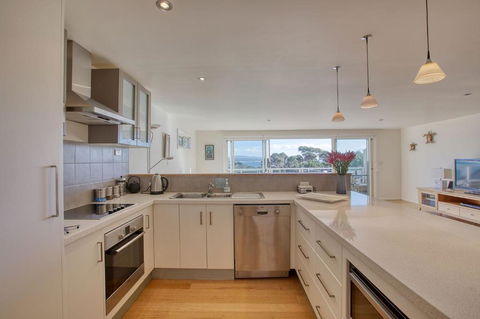 Quarterdeck Apartment - Accommodation Fremantle 3