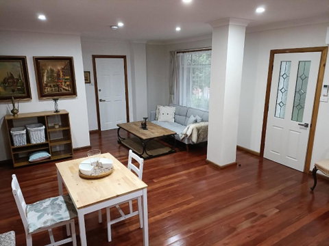 Quiet Nature-Filled Ground Floor Unit - Accommodation Fremantle 3
