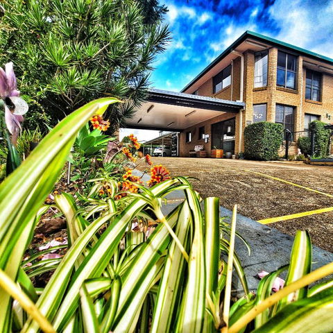 Raceview Motor Inn - Accommodation Fremantle 0