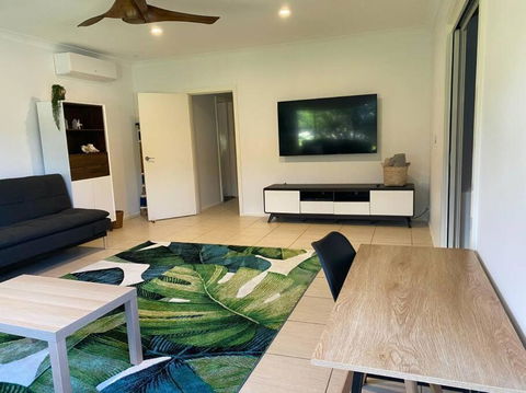 Rainbow Beachhouse - Deluxe, Pristine Location - Accommodation Fremantle 3