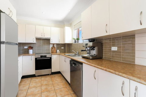 Randwick L 3 Bedroom Apartment + Parking - Accommodation Fremantle 3
