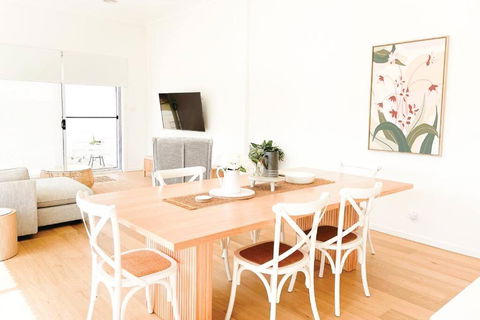 Red Brick Central Retreat - Accommodation Fremantle 0