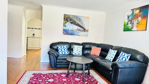 Quiet Family Townhouse In Wollongong CBD - Accommodation Fremantle 0