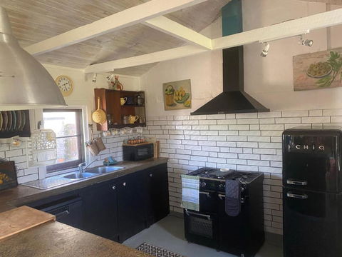 Private Country Escape With Valley Views - Accommodation Fremantle 0
