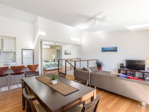 Rainbow Surf 4 - Accommodation Fremantle 3