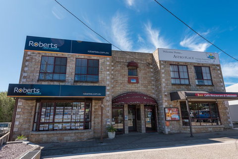 Astro Place - Accommodation Fremantle 3