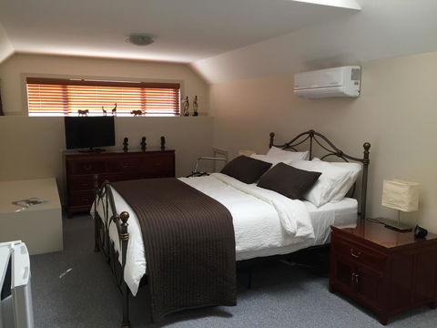 Atina Rocks Country Homestead - Accommodation Fremantle 0