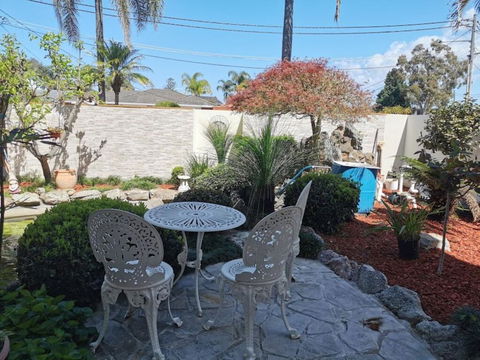 Attached Self Service Waterfront Whole Villa - Sydney - Accommodation Fremantle 3