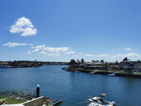 Attached Self Service Waterfront Whole Villa - Sydney - Accommodation Fremantle 0
