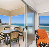 Avalon 3 - views to die for - across the road from convent beach - Accommodation Fremantle