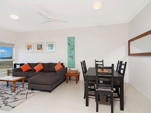 Avalon 3 - Views To Die For - Across The Road From Convent Beach - Accommodation Fremantle 3